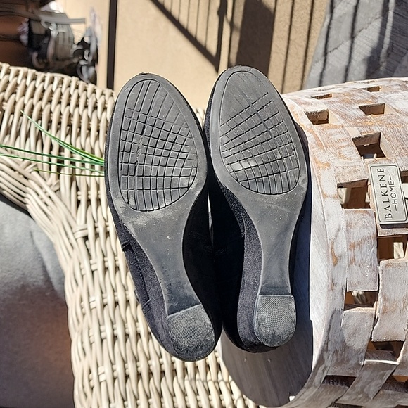 IMPO Gillianna Black Faux Suede Wedge Ankle Bootie  Womens 6.5M - Picture 5 of 5